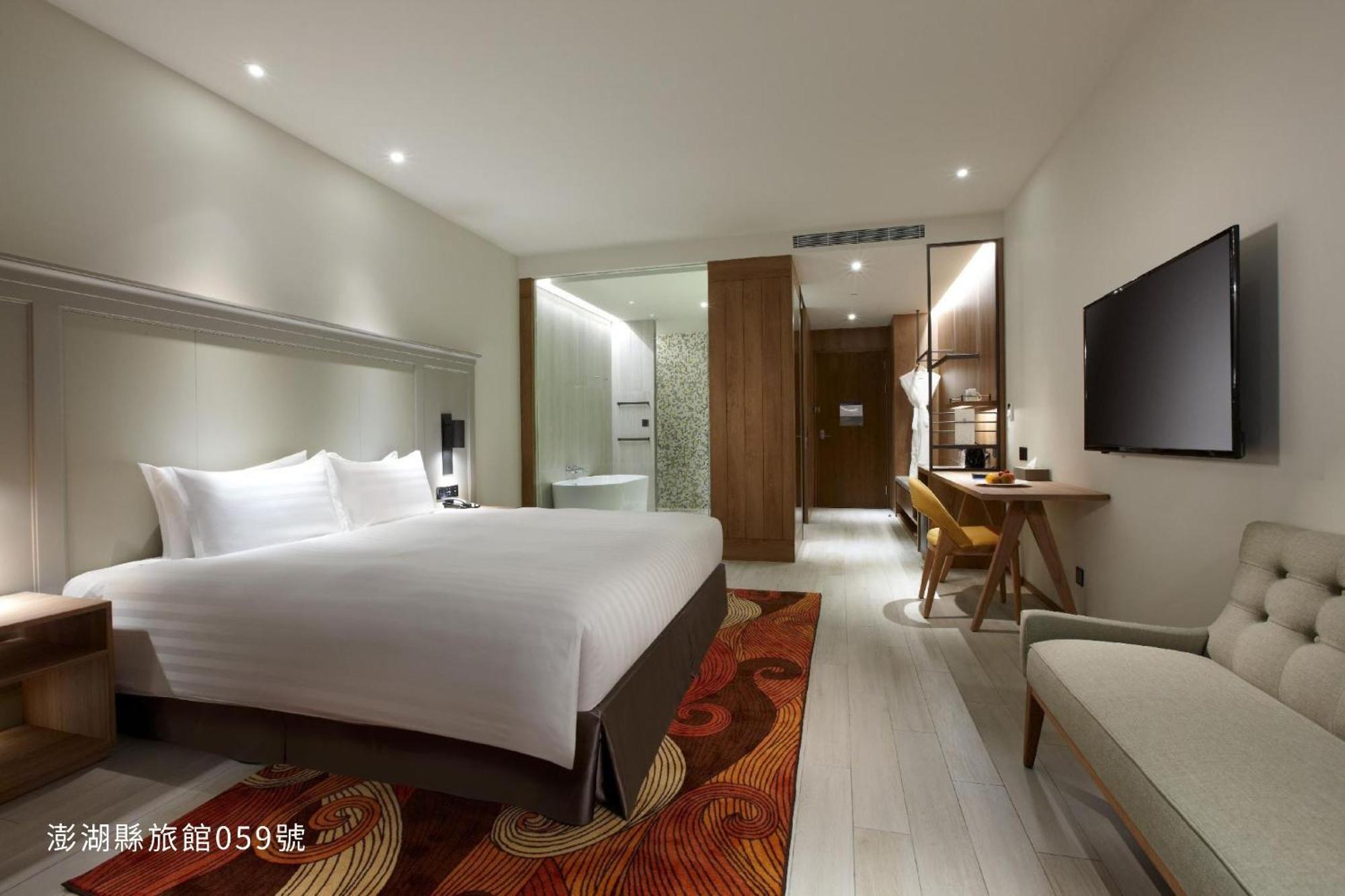 Discovery Hotel Magong Exterior photo